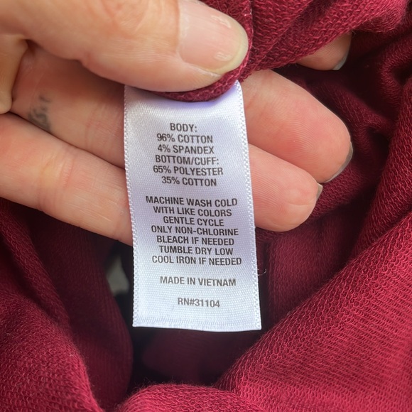 New crown & ivy cranberry long sleeve blouse - Picture 11 of 13